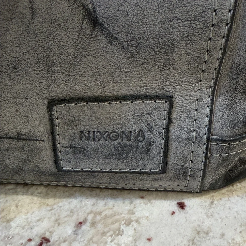 Nixon Calle Messenger Bag II 100% US Hide Leather Messenger Bag NWOT